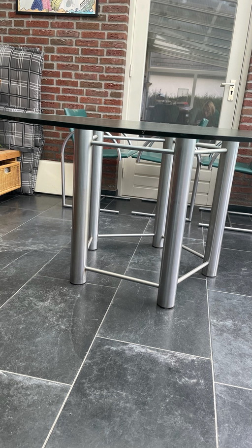 Metaform Tafel Met 5 Stoelen