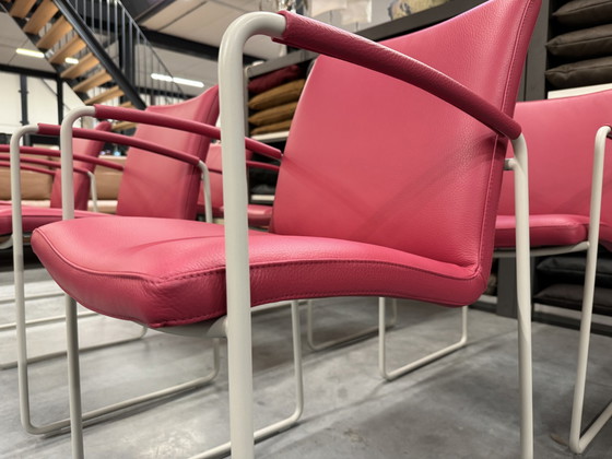 Image 1 of 6 Leolux Talos eetkamerstoelen roze leer