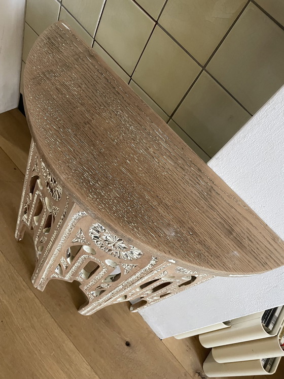 Image 1 of Antiek Oosters Halve Maan Bijzettafel 