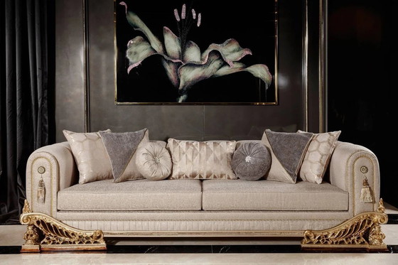 Image 1 of Gurgaon Luxe Royal Sofa Set Meubelen ( 2 X 3 Seater Sofa + 2 X 2 Sofa Stoelen + Center Tafel + 2 X Eindtafel)