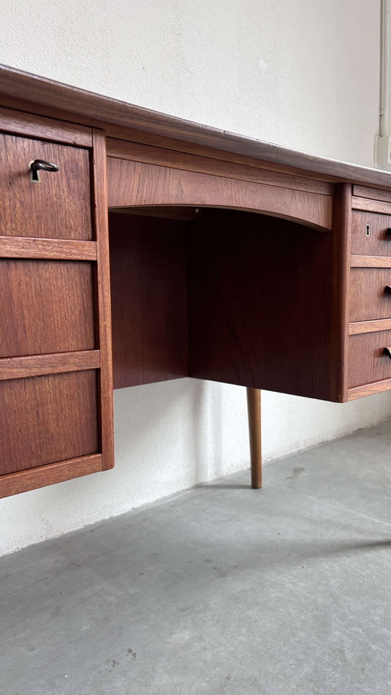 Image 1 of Vintage Bureau Teak + Eiken 2 Kanten 