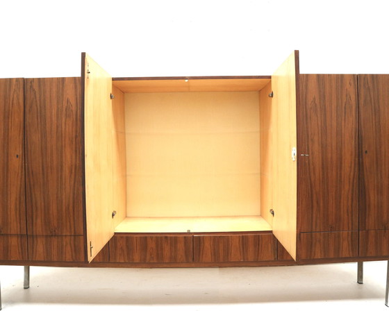 Image 1 of Groot vintage palissander dressoir met 6 deuren uit de jaren '60