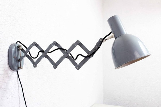 Image 1 of Bauhaus industriële wandlamp