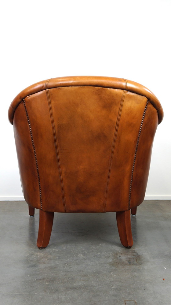 Image 1 of Rundleren clubfauteuil cognac kleur in Engelse stijl