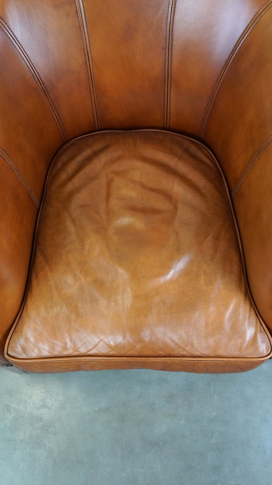 Image 1 of Rundleren clubfauteuil cognac kleur in Engelse stijl