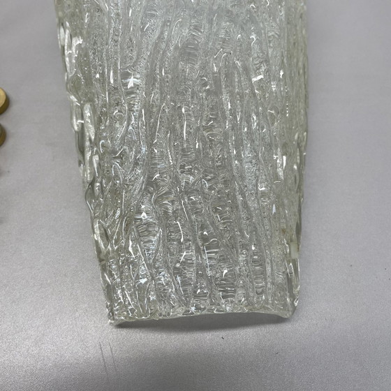 Image 1 of Prachtige 41cm messing en ijs glazen wandlamp Kalmar stijl, Duitsland 1970S