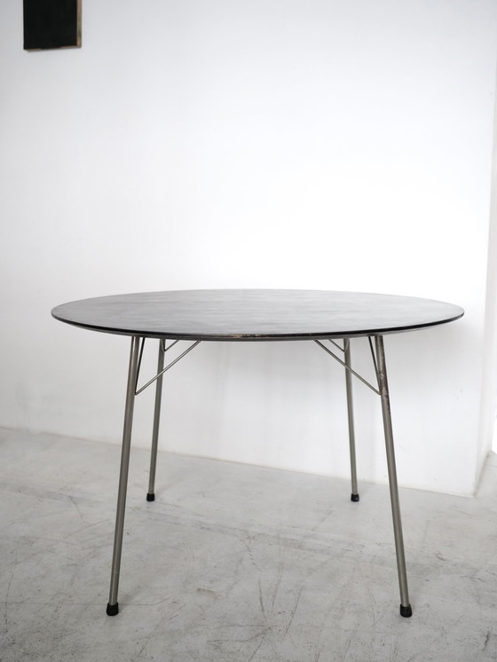 Image 1 of Arne Jacobsen tafel