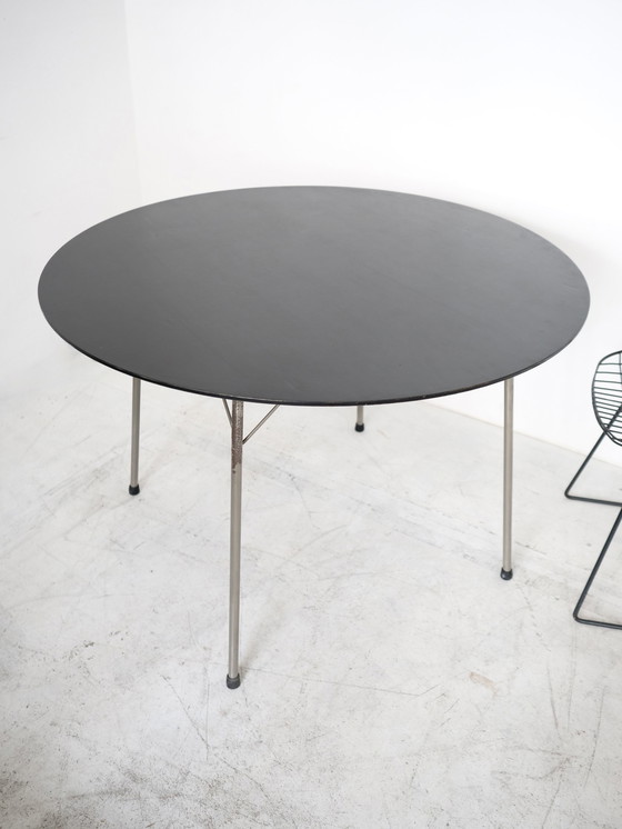 Image 1 of Arne Jacobsen tafel