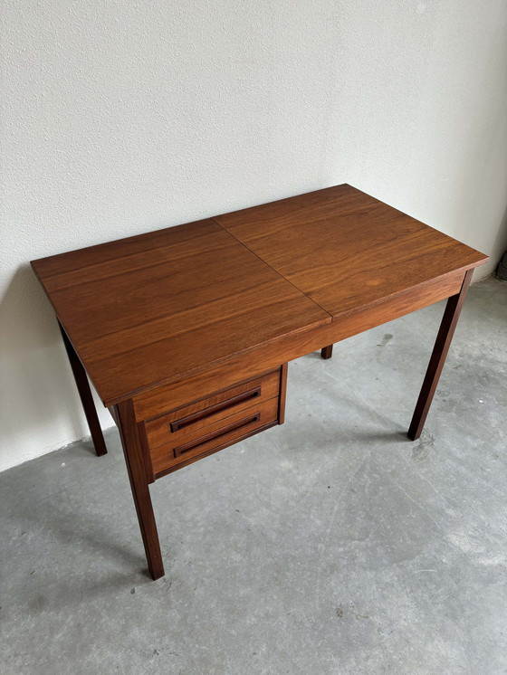 Image 1 of Vintage bureau met kaptafel