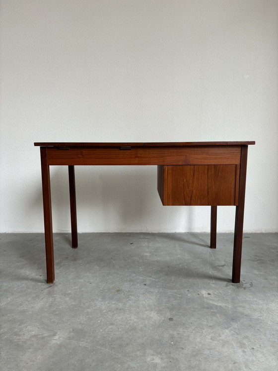 Image 1 of Vintage bureau met kaptafel