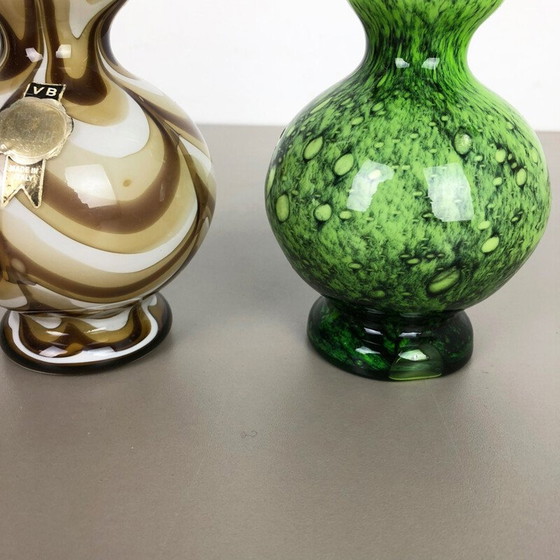 Image 1 of Set van 2 vintage opaline Italiaanse pop-art vazen 1970