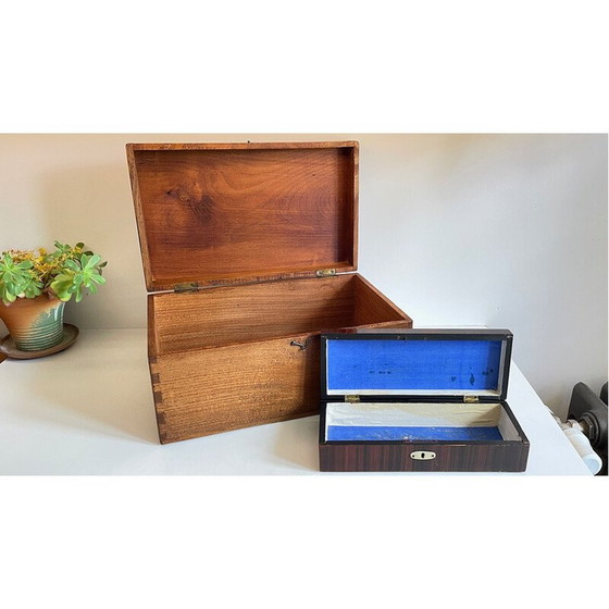 Image 1 of Paar oude houten handschoen- en zwaluwstaartdozen