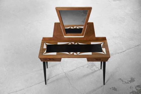 Image 1 of Mid Century Scandinavisch Modern Kaptafeltje van teakhout met spiegel en handgeschilderd tafelblad, 1960S