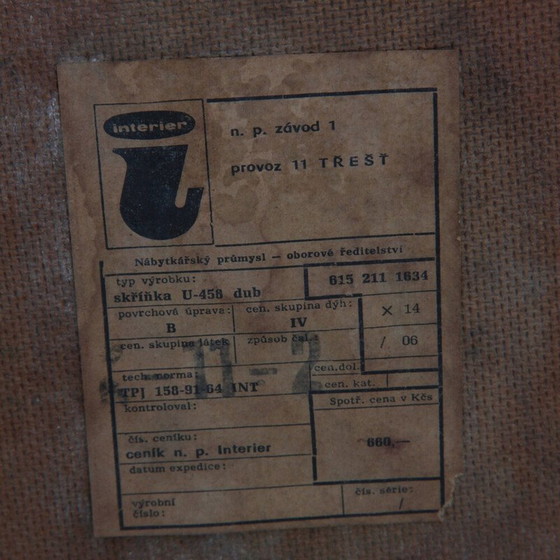 Image 1 of Vintage ladekast model U-458 in gebeitst eiken door Jiri Jiroutek voor Interier Praha, Tsjecho-Slowakije 1960