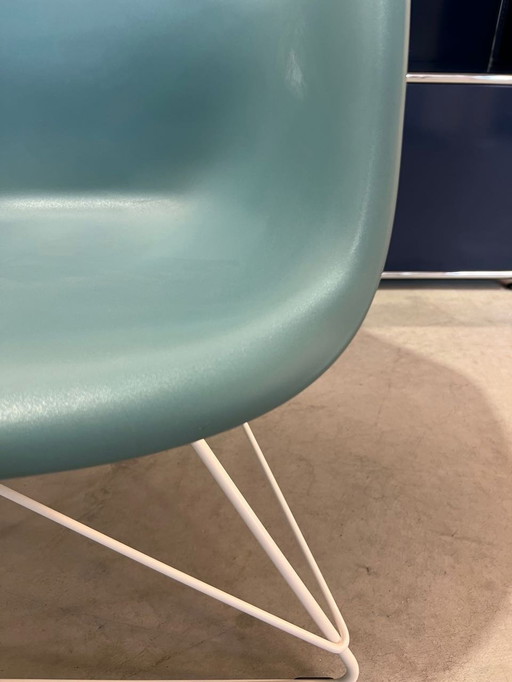 Vitra Eames Lar Stoel 