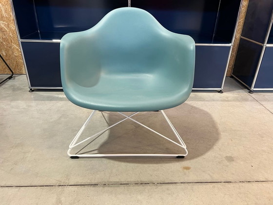 Image 1 of Vitra Eames Lar Stoel 