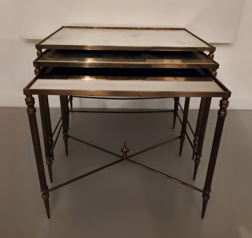 Neo Klassieke Messing Franse Nesting Tables.