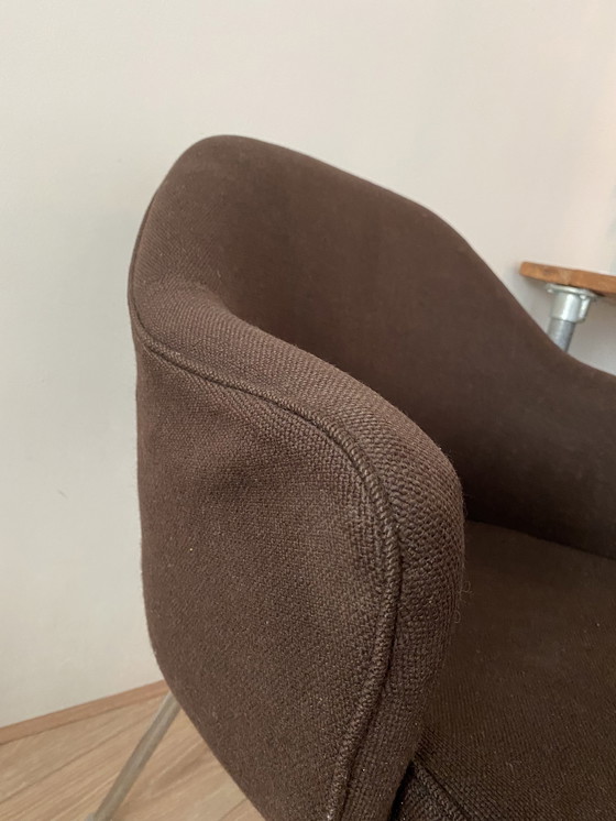 Image 1 of 2x Knoll model 71 armchair - opknapper