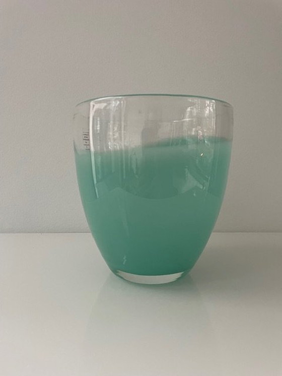 Image 1 of Mondgeblazen Glazen Vaas Met Mintgroen Dip Effect - Glaskunst