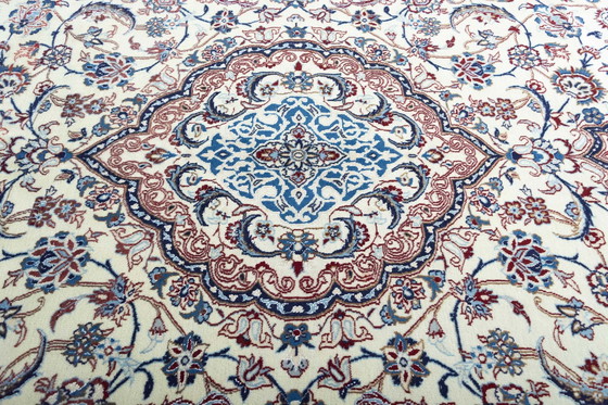 Image 1 of Handgeknoopt Nain Tapijt Met Zijde - 326 X 207 Cm