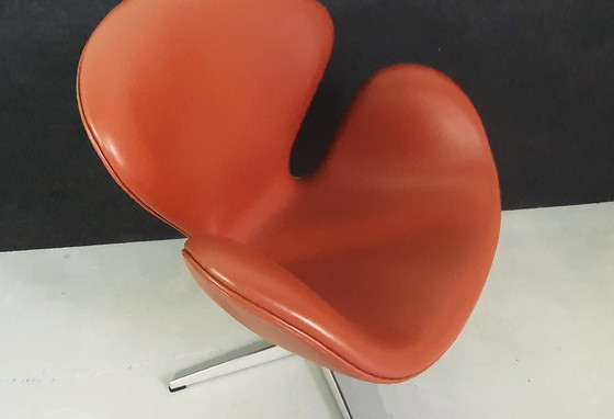 Image 1 of Fritz Hansen Swan Chair by Arne Jacobsen