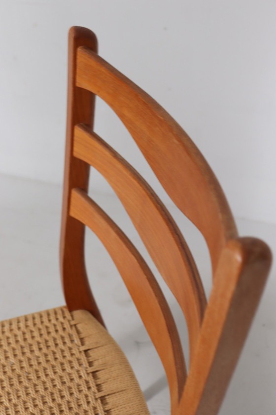 Image 1 of  Glyngøre Stolefabrik van Arne Wahl Iversen, 4 stoelen / eetkamerstoelen, teak, papierkoord, Denemarken, jaren 1960