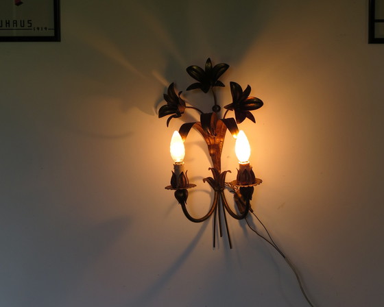 Image 1 of Wandlamp met lelies jaren