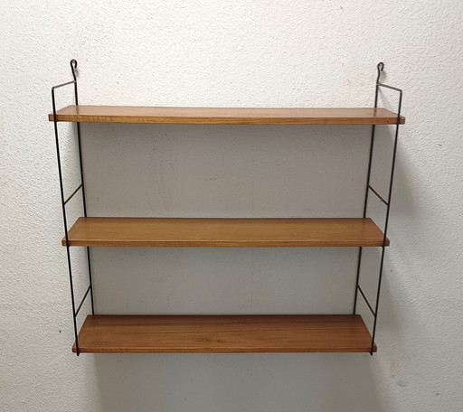 zestiger jaren wand/boekenrek met drie  planken 