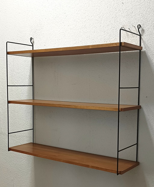 zestiger jaren wand/boekenrek met drie  planken 