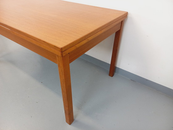 Image 1 of Vintage 60's Scandinavische stijl teakhouten eettafel met verlengstukken