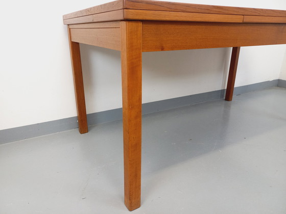 Image 1 of Vintage 60's Scandinavische stijl teakhouten eettafel met verlengstukken