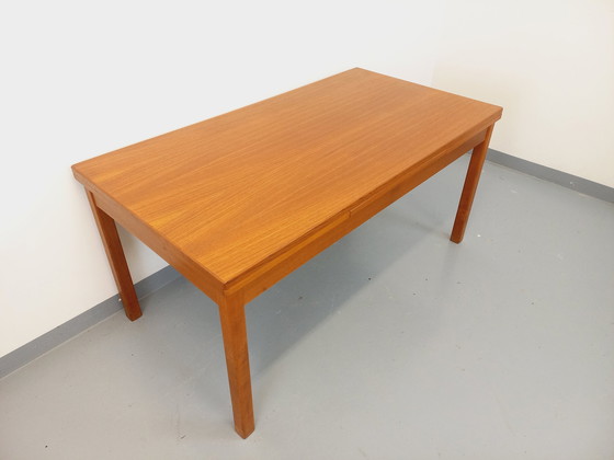 Image 1 of Vintage 60's Scandinavische stijl teakhouten eettafel met verlengstukken