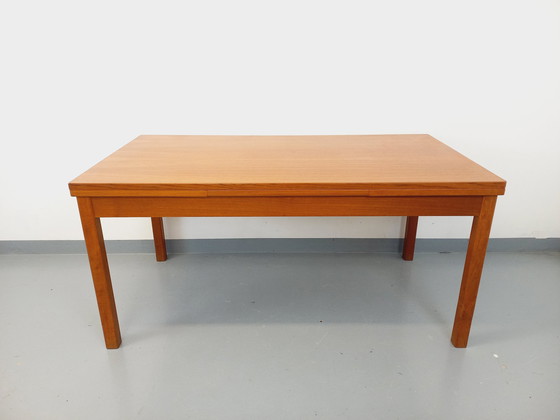 Image 1 of Vintage 60's Scandinavische stijl teakhouten eettafel met verlengstukken