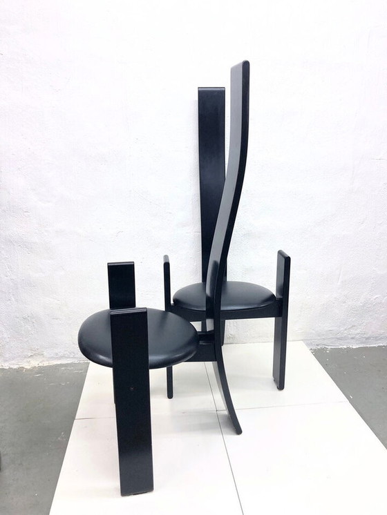 Image 1 of 4x Italiaanse stoelen met hoge rugleuning ontwerp Vico Magistretti voor Poggi model Golem