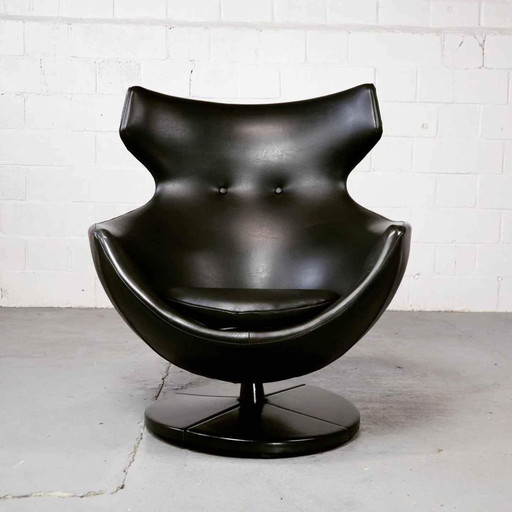 "Jupiter" swivel lounge chair by Pierre Guariche for Meurop