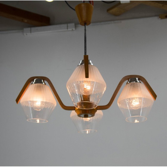 Image 1 of Mid Century kroonluchter van hout en glas van Dřevo Humpolec, Tsjecho-Slowakije 1960
