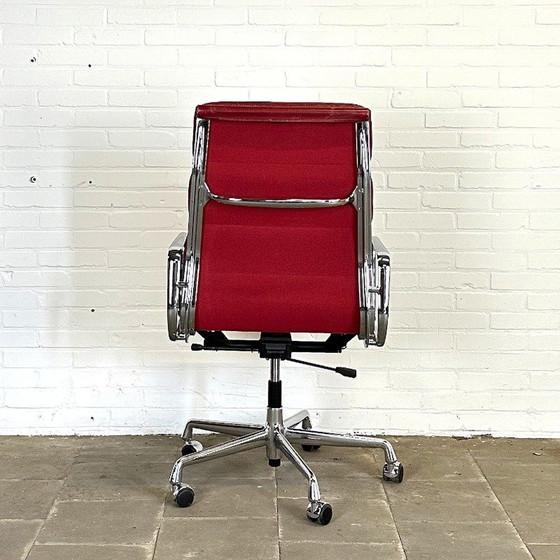 Image 1 of Vitra EA 219 Bureaustoel in Rood Leer, Iconisch Vintage Eames Design