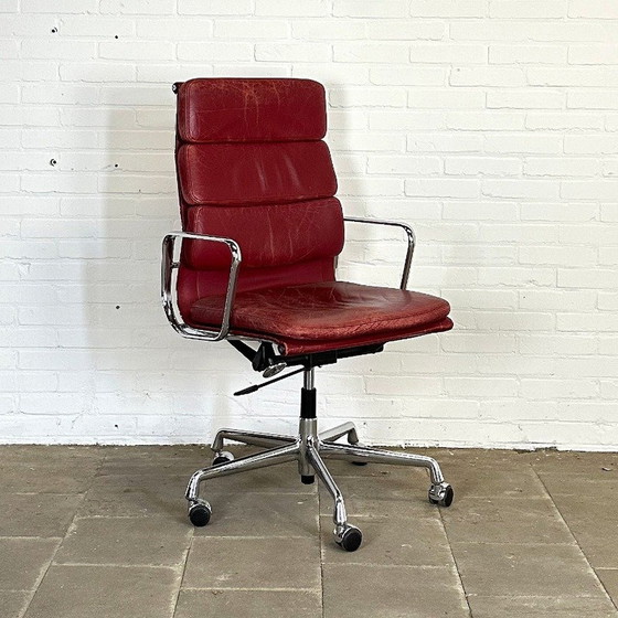 Image 1 of Vitra EA 219 Bureaustoel in Rood Leer, Iconisch Vintage Eames Design