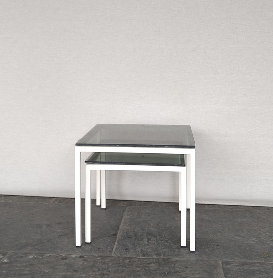 Image 1 of  Nesting Tables Van Wit Metaal En Zwart Rookglas