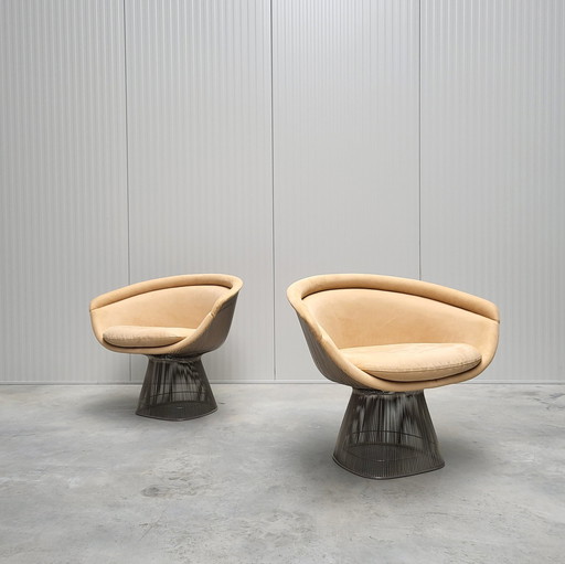 2X Warren Platner loungestoel Knoll Naturale Ultra Suede