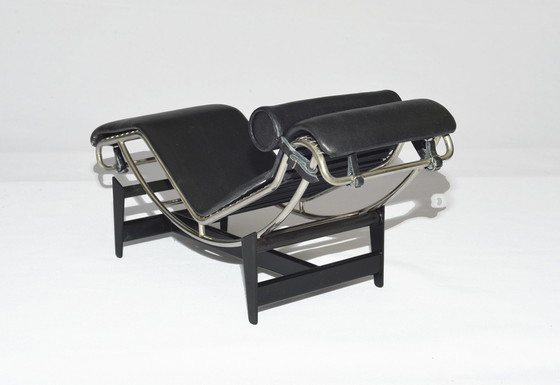 Image 1 of Vitra Miniatuur 'Lc4 Chaise Longue' Le Corbusier, Jeanneret