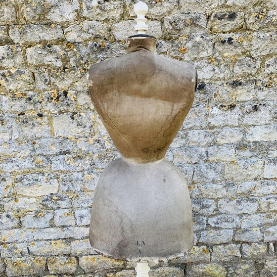 Image 1 of Vintage etalagepop wespentaille