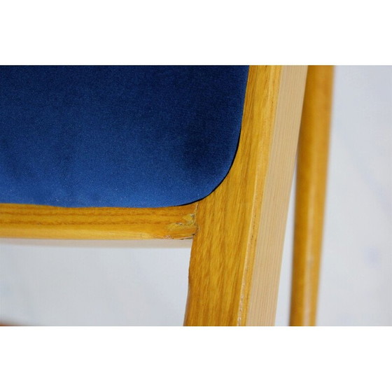 Image 1 of Set van 4 essenhouten eetkamerstoelen van TON, 1960