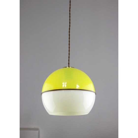 Image 1 of Vintage plexiglazen hanglamp uit de ruimtevaart, 1970