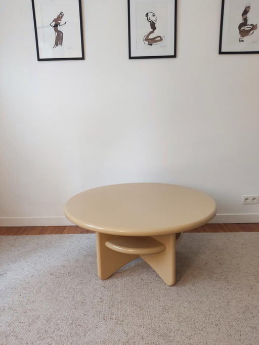 Ronde salontafel van gelakt hout, Denemarken 1990S