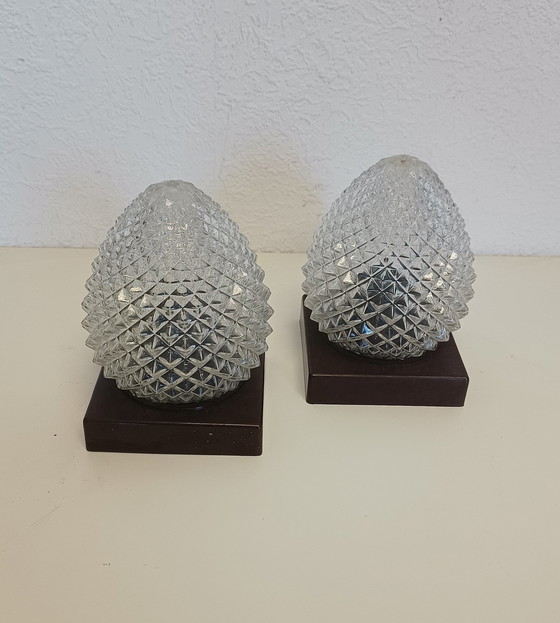 Image 1 of Twee Dennenappel Plafondlampen met Bakeliet Voet