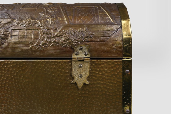 Image 1 of  Grote kast bedekt met gebeeldhouwd koperen reliëf, België, 1930S