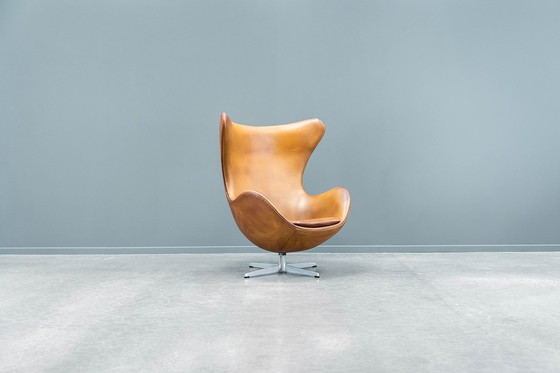 Image 1 of Fritz Hansen Egg Chair By Arne Jacobsen