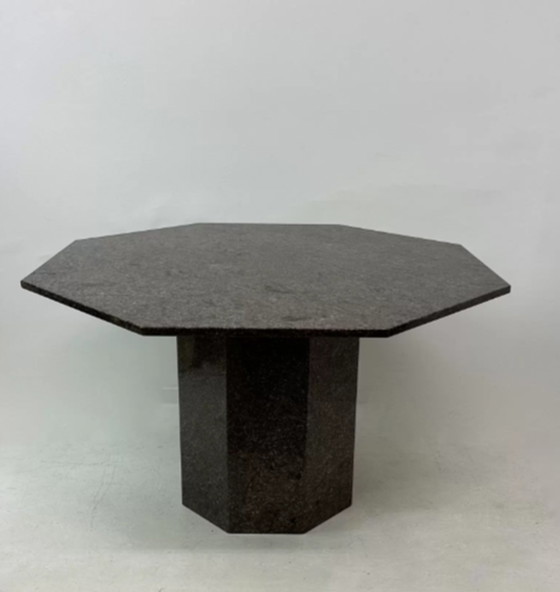 Image 1 of Mid century zeshoekige granieten eettafel, jaren 1980