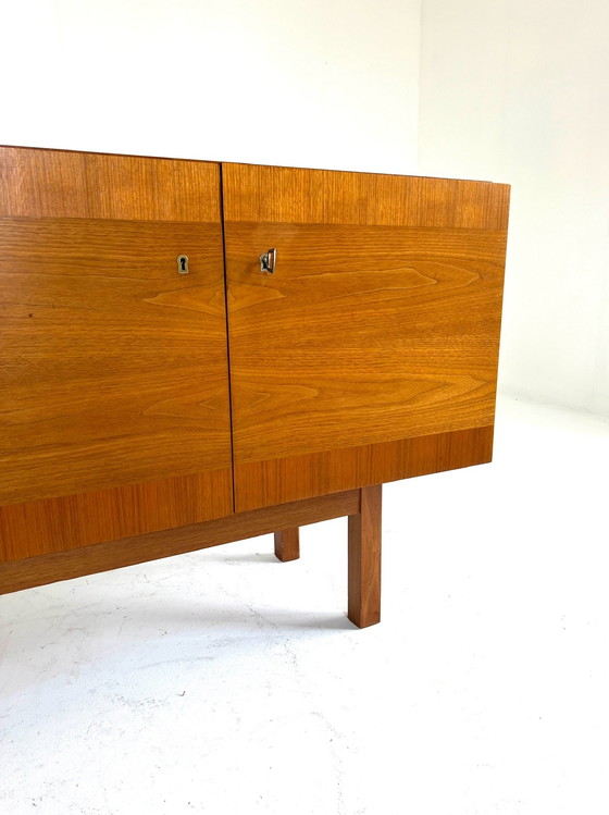 Image 1 of Vintage minimalistisch sideboard